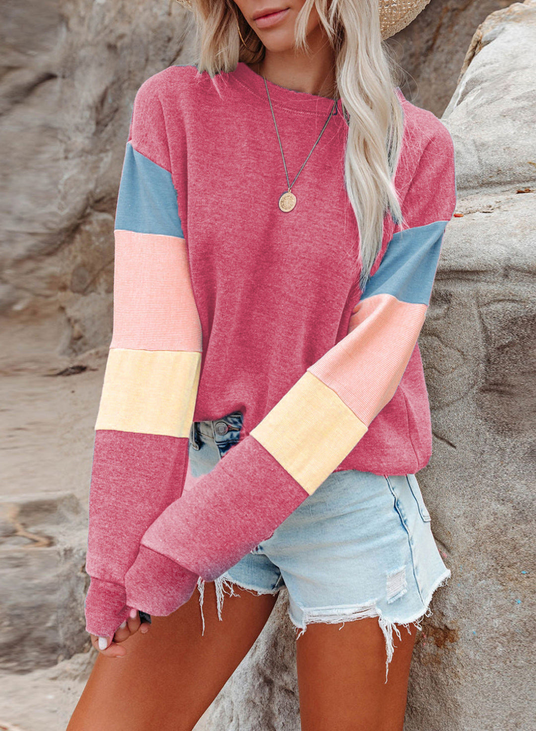 Damen Freizeitpullover mit buntem Ärmeldesign Echoarchiv