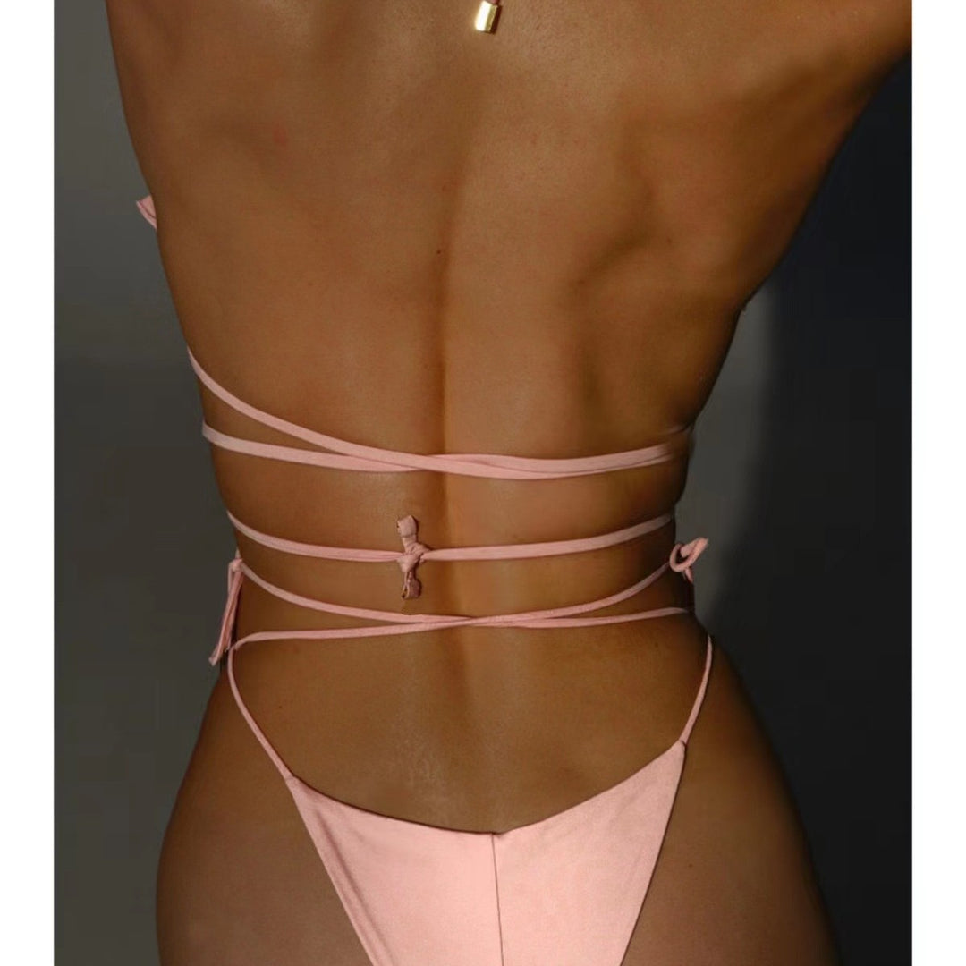 Damen Bikini mit floralen Verzierungen Echo Archiv
