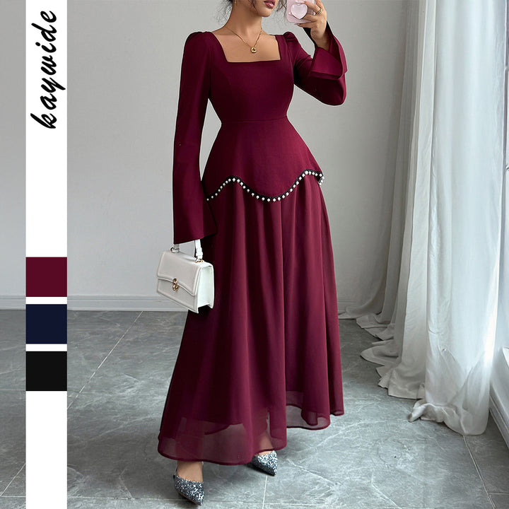 Damen nan elegantes Maxikleid mit quadratischem Ausschnitt, taillierter Schößchen-Passe und Perlenbordüre Echo Archiv