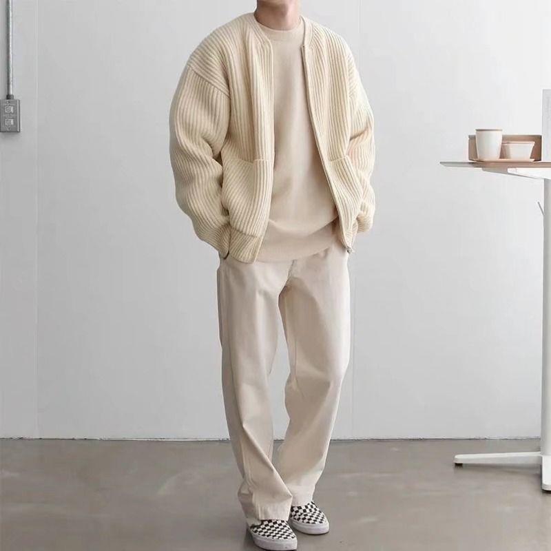 Herren Grobstrick-Jacke mit voluminösen Ärmeln und steigendem Kragen Echoarchiv