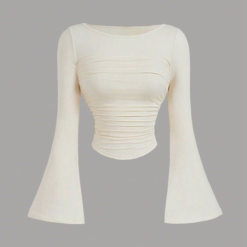 Damen Figurbetontes Langarmshirt mit Carmenausschnitt, gerafftem Rumpf und Trompetenärmeln – Avérine