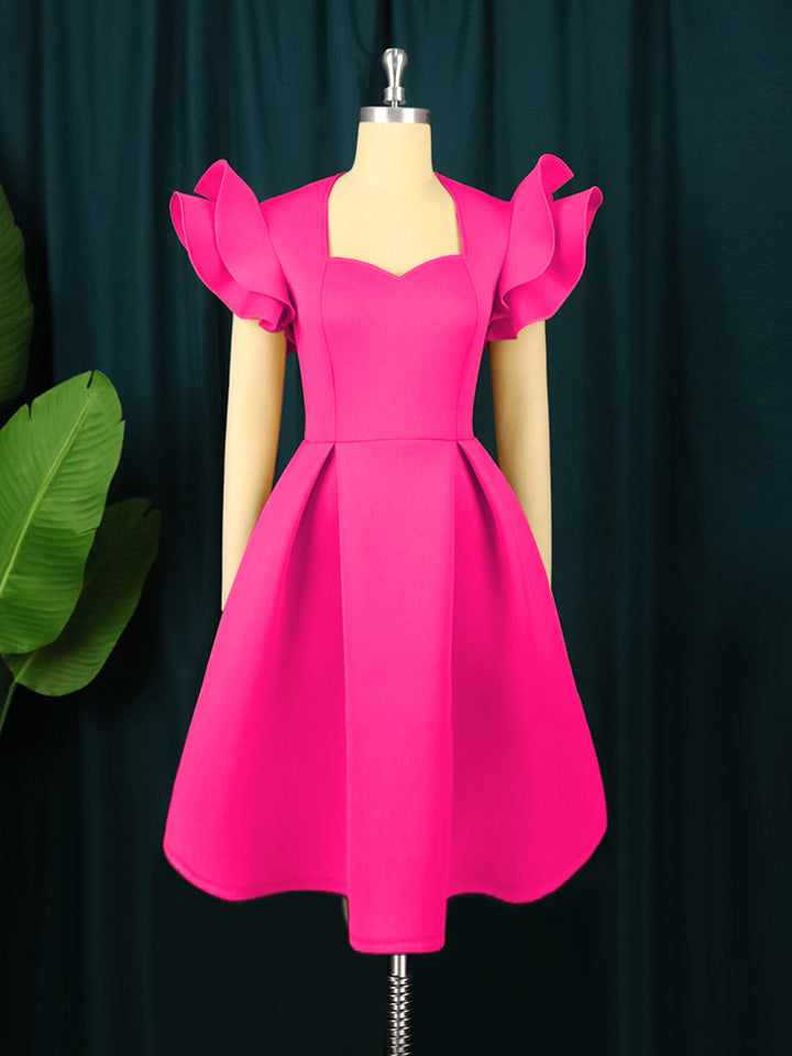 Damen elegantes Kleid mit voluminösen Rüschensäumen Echo Archiv
