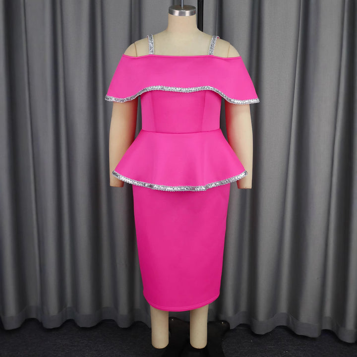 Damen Elegantes Cocktailkleid mit schulterfreiem Volant und funkelnden Akzenten Echo Archiv