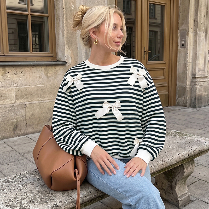 Damen Oversize Baumwoll-Sweatshirt mit maritimen Streifen und Zier-Schleifen – Mavelle