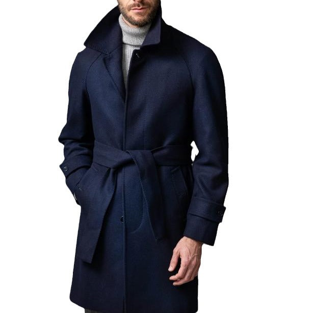 Herren klassischer Trenchcoat mit stilvollem Gürtel und doppelter Knopfreihe Echoarchiv