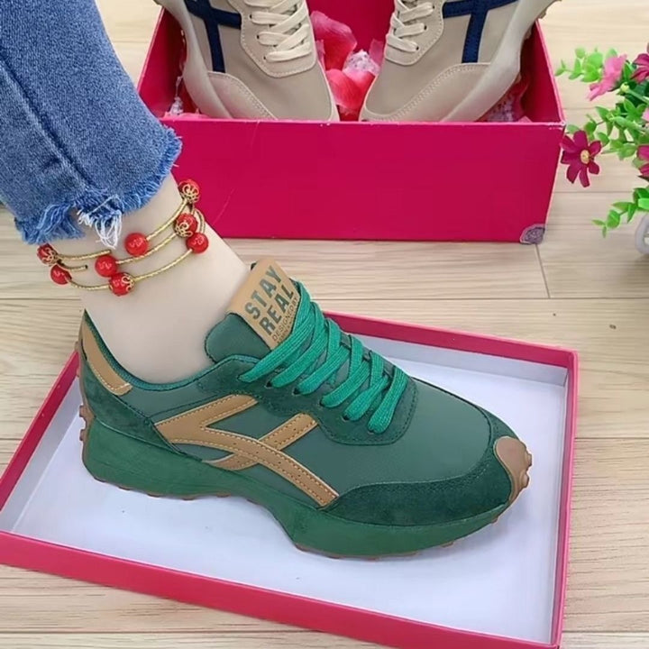 Damen Retro-Plateau-Sneaker im Running-Style mit gepolstertem Schaft und Profilsohle Echoarchiv