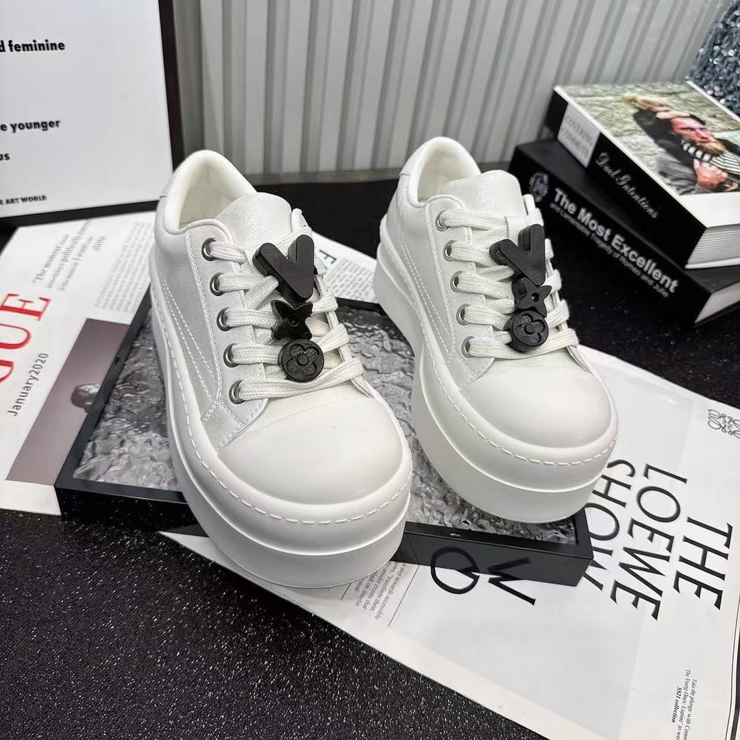 Damen Plateau Sneaker mit trendigem Design und elastischen Schnürsenkeln Echo Archiv