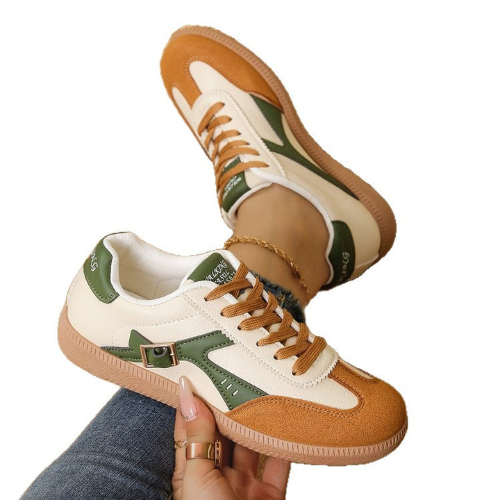 Damen Retro-Plateau-Sneaker mit Wildlederapplikationen und dekorativer Schnallenlasche – Névara