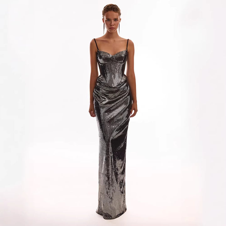 Damen glamouröses Abendkleid mit schimmernden Pailletten und elegantem Schnitt Echo Archiv