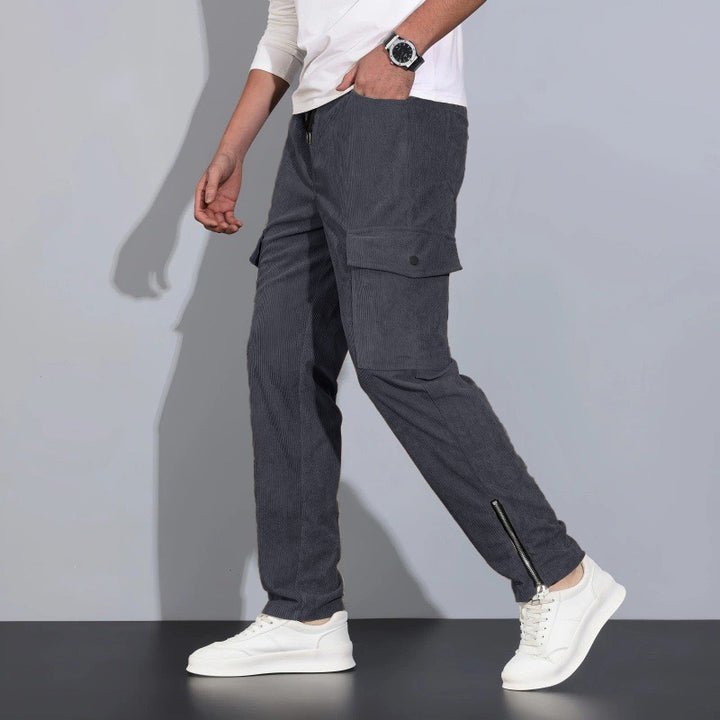 Herren modische Cargo-Hose mit elastischen Einsätzen und praktischen Taschen Echoarchiv