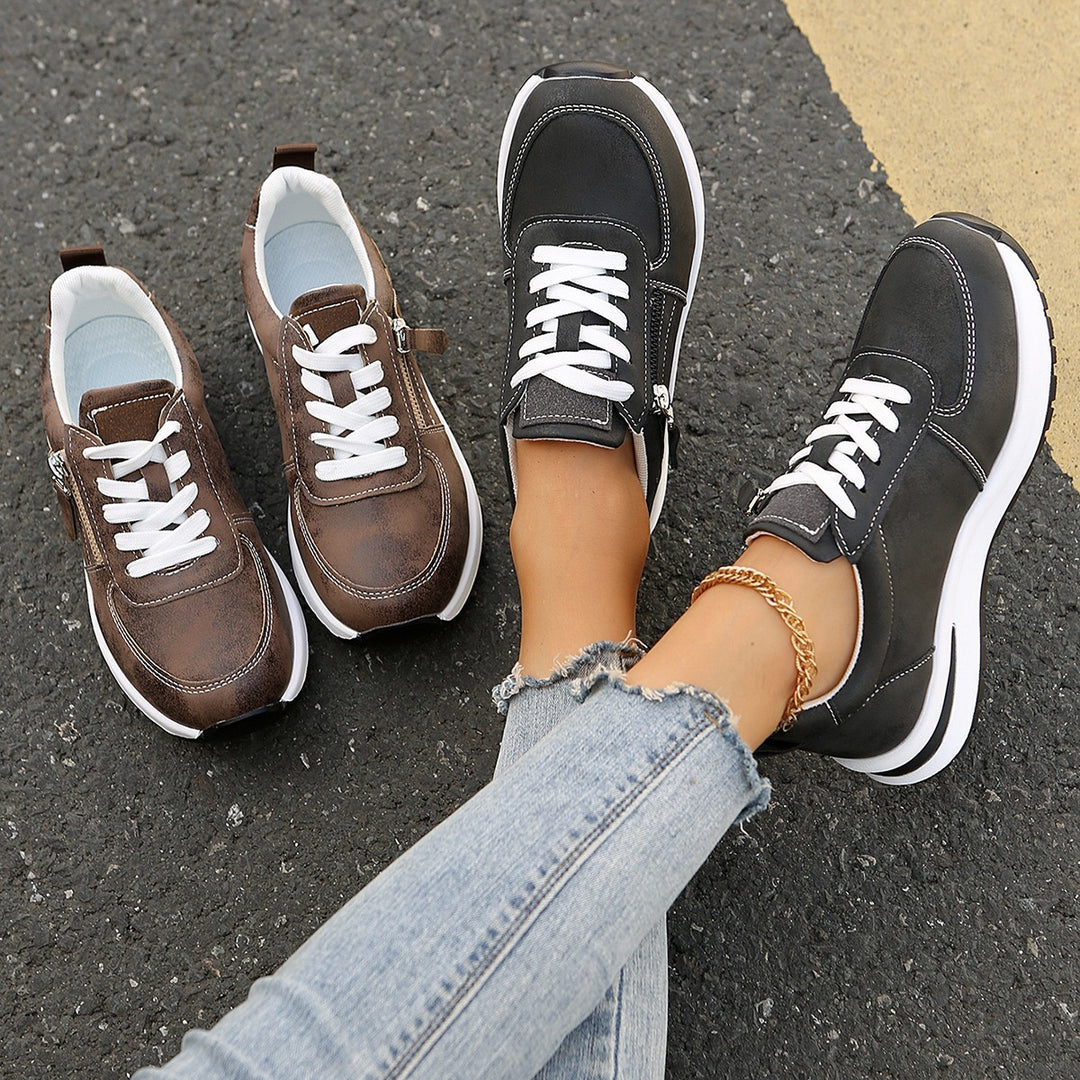 Damen Plateausneaker mit Reißverschluss‑Detail und gepolstertem Komfortfußbett Echoarchiv