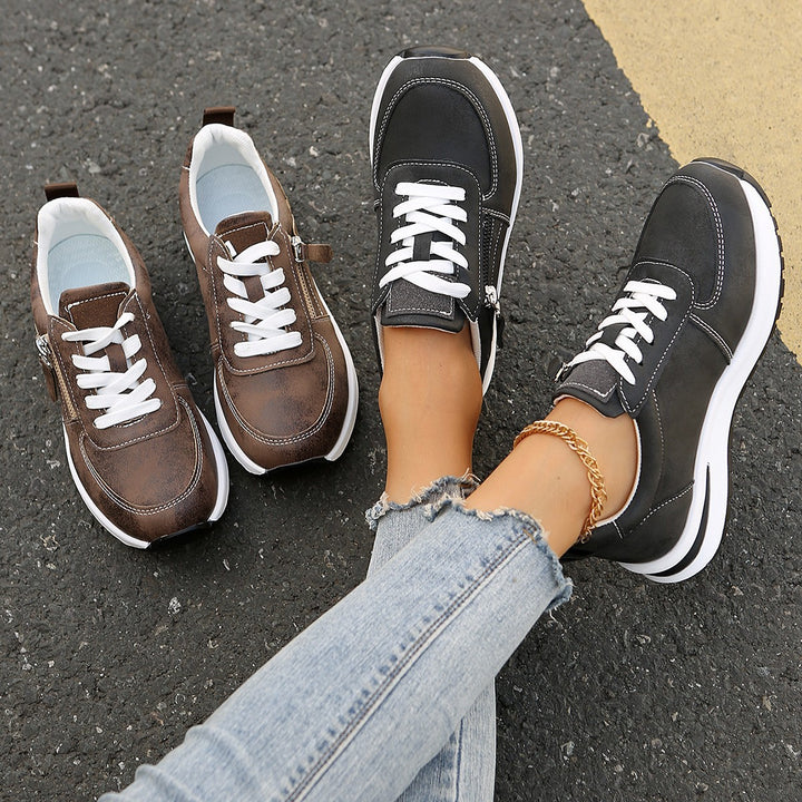 Damen Plateausneaker mit Reißverschluss‑Detail und gepolstertem Komfortfußbett Echoarchiv