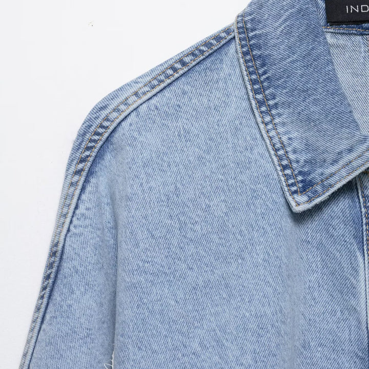 Damen Kurz geschnittene Oversize-Jeansjacke mit Spitzendetail und Fledermausärmeln Echo Archiv