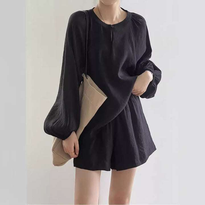 Damen Lockeres Leinen-Set mit Rundhalsausschnitt, Schlitzbluse und weiten Shorts Echoarchiv