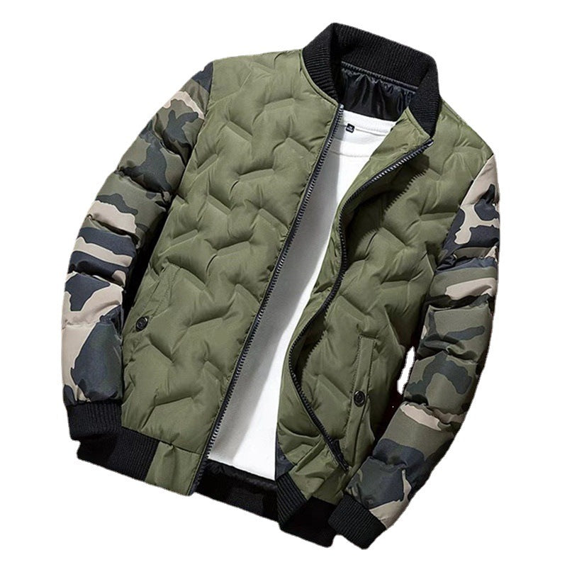 Herren Gepolsterte Bomberjacke im Camouflage‑Mix mit wattierter Steppfront und Rippbündchen – Brevano