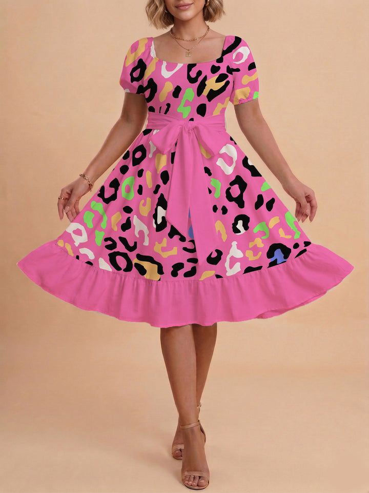Damen Sommerliches Blumenkleid mit taillierbarem Gürtel und voluminösen Ärmeln Echo Archiv