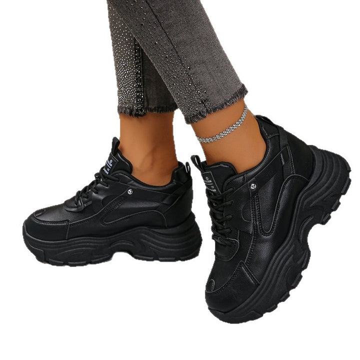 Damen Chunky‑Plateau‑Sneaker mit skulpturierter Profilsohle und gepolstertem Schaft Echoarchiv