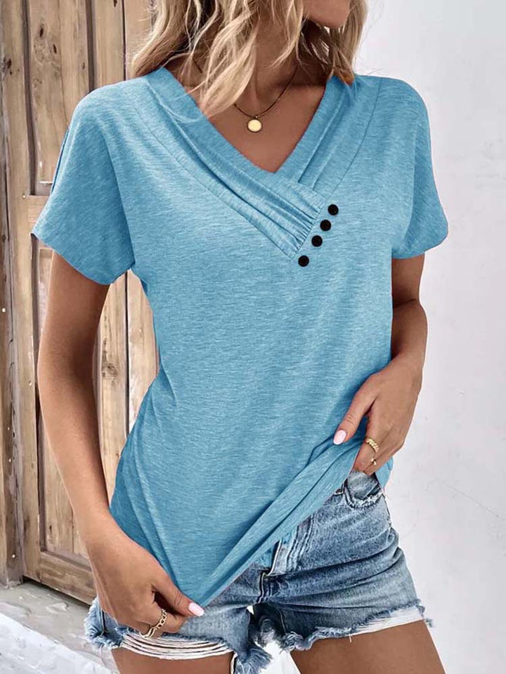 Damen Verspieltes V-Ausschnitt T-Shirt mit raffinierten Knopfdetails Echo Archiv