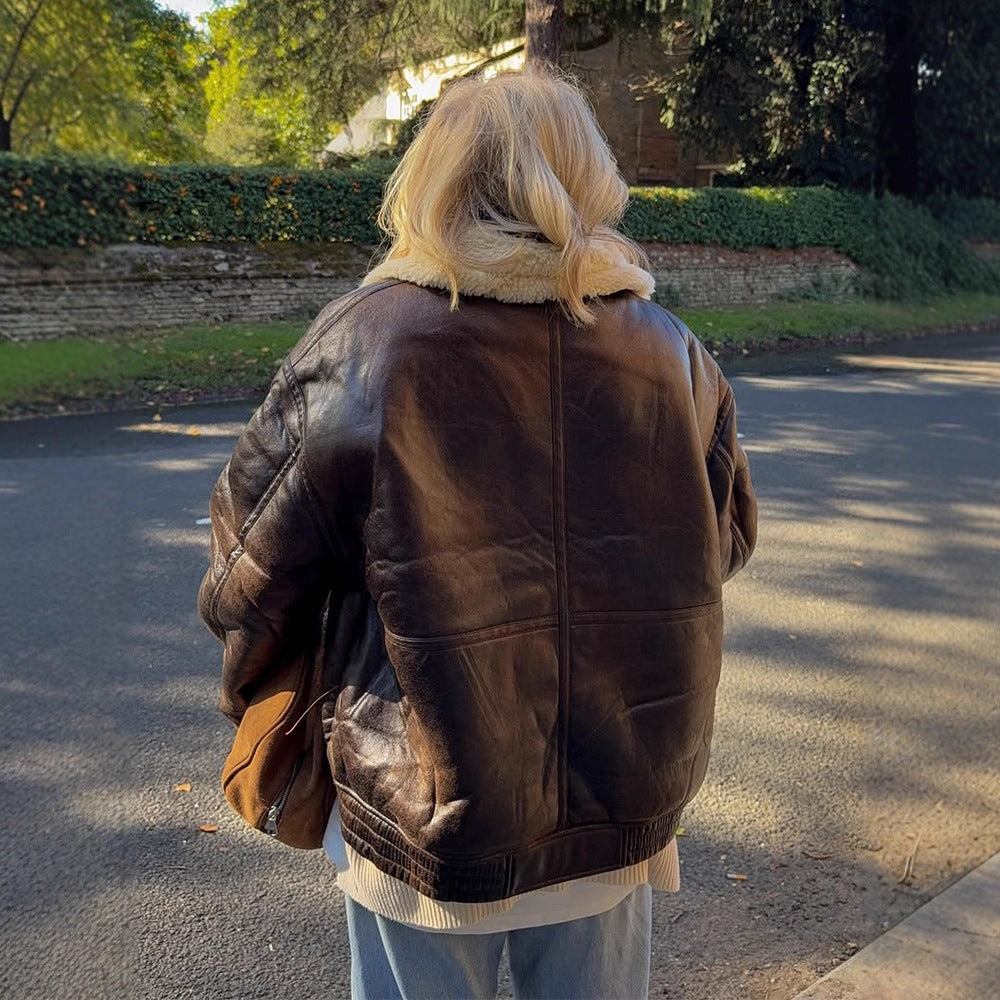 Damen Oversize Fliegerjacke aus Kunstleder mit Teddyfutter und breitem Schnitt Echoarchiv