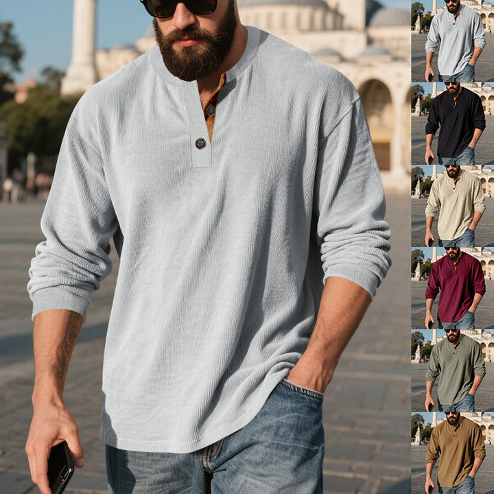 Herren Langarm-Henley-Shirt mit strukturiertem Material und modischen Knopfdetails Echoarchiv