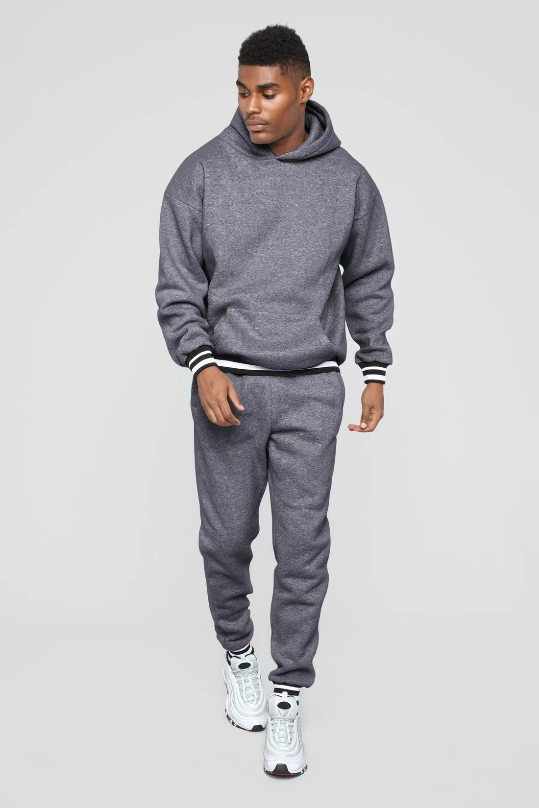 Herren sportliches Sweatshirt mit bequemen Jogginghosen im urbanen Style – Marzano
