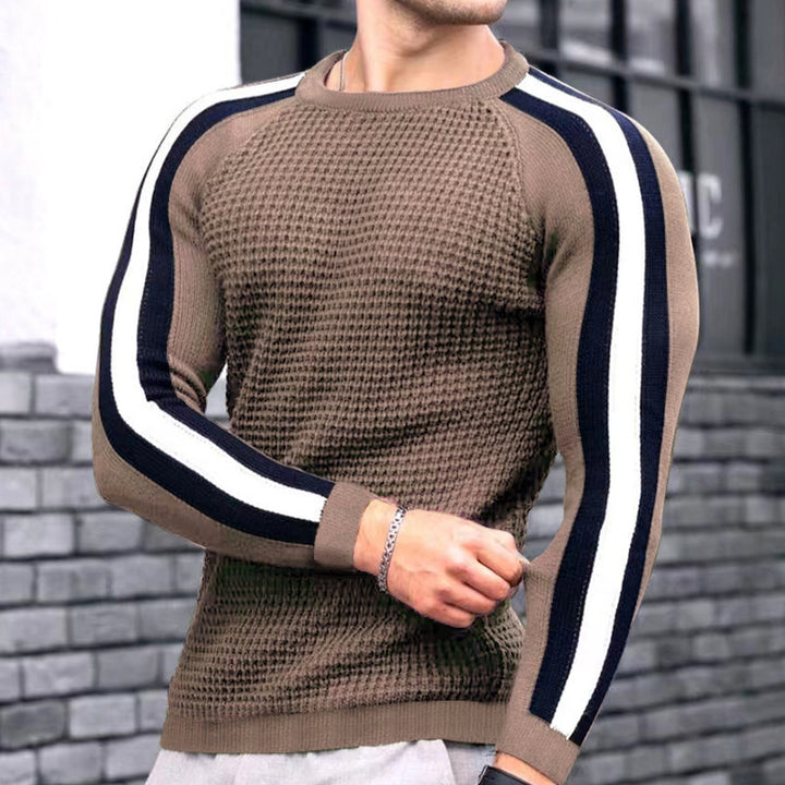 Herren Strickpullover mit modernem Raglanschnitt und kontrastierenden Streifen Echoarchiv
