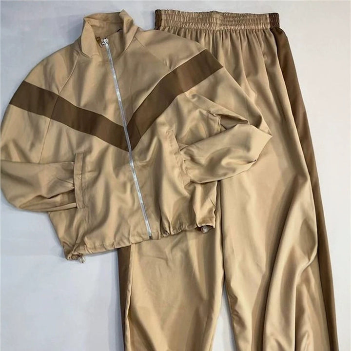 Damen Retro-Trainingsanzug mit Reißverschlussjacke und elastischer Bundhose Echoarchiv