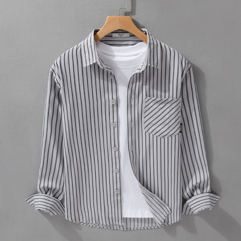 Herren Nadelstreifen-Langarm-Hemdjacke im Overshirt‑Stil aus leichtem Baumwollmix mit diagonaler Brusttasche Echoarchiv