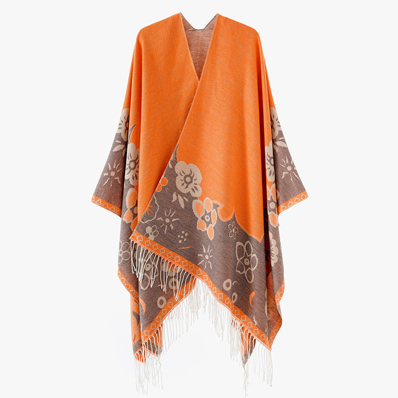 Damen Überwurfponcho im Kimono‑Stil aus Jacquardstrick mit floralem Bordürenmotiv und Fransensaum – Célinea