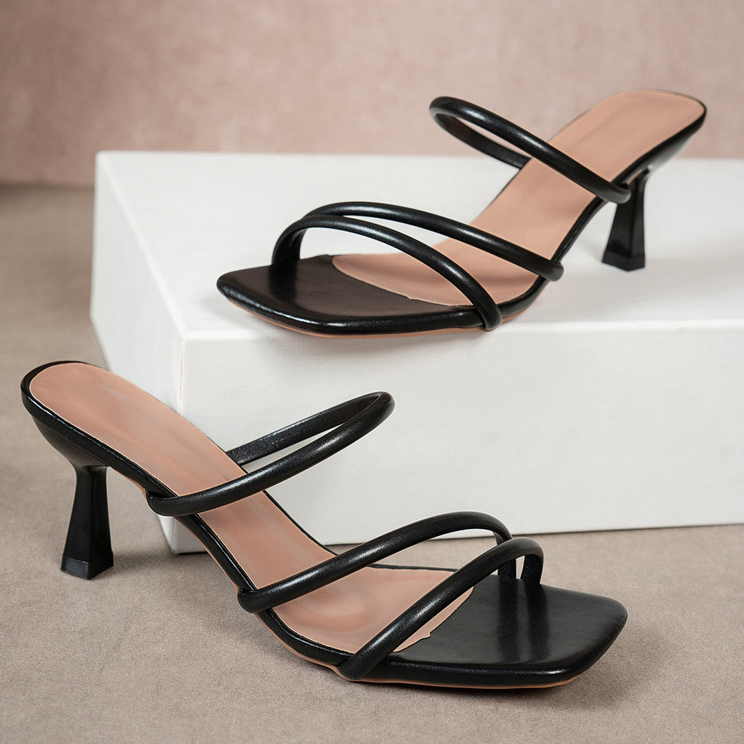 Damen nan minimalistische Sandalette mit drei schmalen Riemen, quadratischer Zehenform und femininem Trichterabsatz Echo Archiv