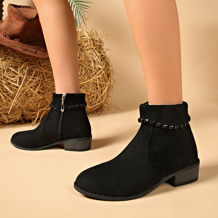 Damen Modische Ankle Boots mit seitlichem Reißverschluss und Ketten-Detail – Varelle