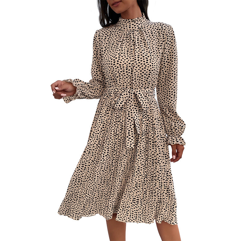 Damen Midikleid mit Stehkragen, geraffter Passe und Bindegürtel Echoarchiv