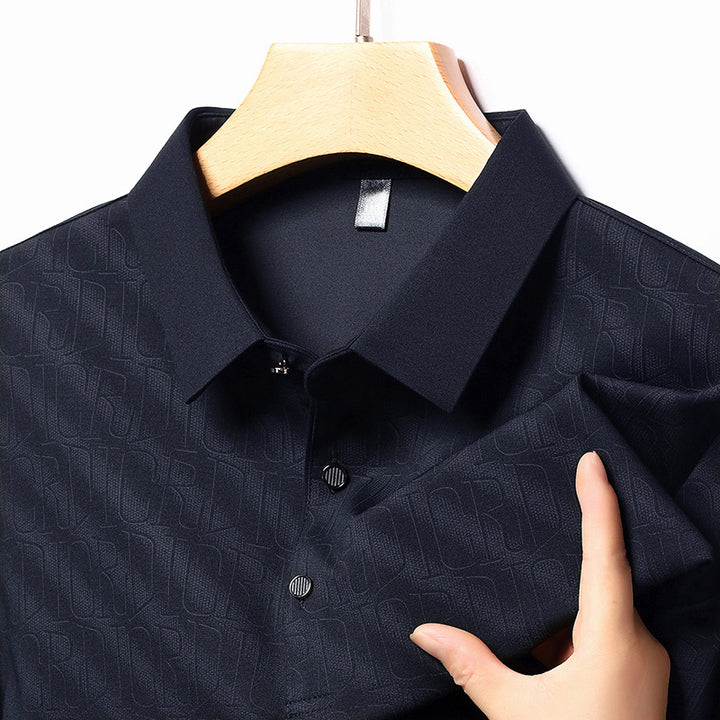 Herren Polohemd mit strukturiertem Oberfläche und praktischen Knopfdetails Echoarchiv