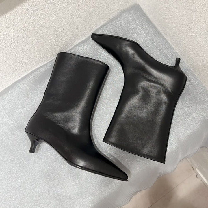 Damen Wadenhohe schlanke Stiefeletten mit spitzer Zehenpartie und niedrigem Kitten‑Absatz – Varelle