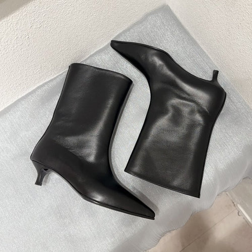 Damen Wadenhohe schlanke Stiefeletten mit spitzer Zehenpartie und niedrigem Kitten‑Absatz – Varelle