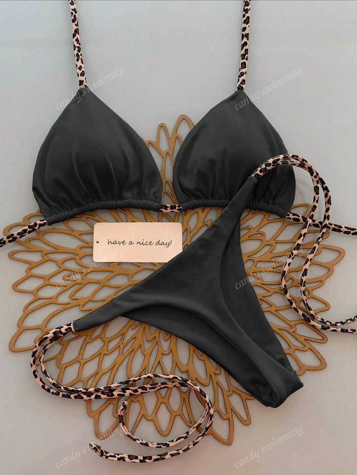 Damen Triangel-Bikini mit einzigartigen Trägern Echo Archiv