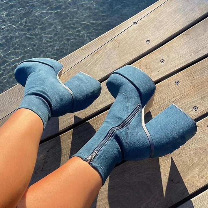 Damen nan Plateau-Stiefelette mit hohem Blockabsatz, nahtlosem Stretchschaft und robuster Laufsohle Echo Archiv