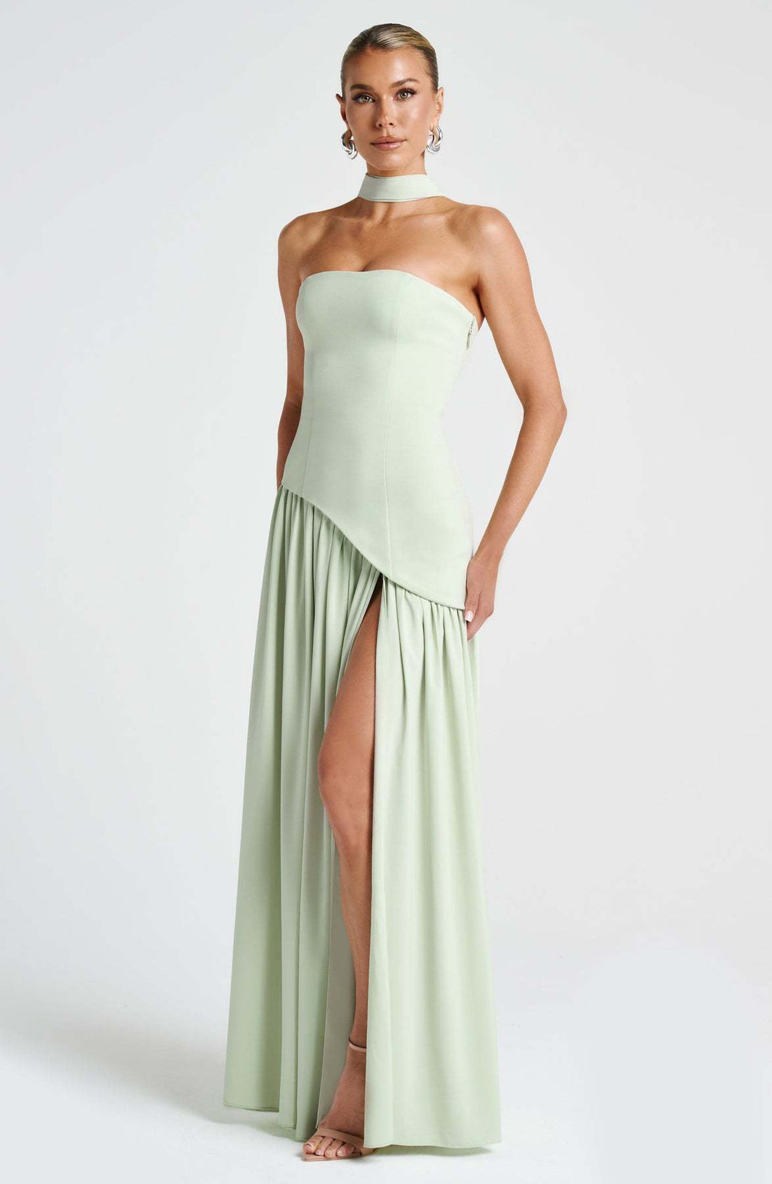 Damen Glamouröses Abendkleid mit schulterfreiem Design und exquisite Drapierung – Élara