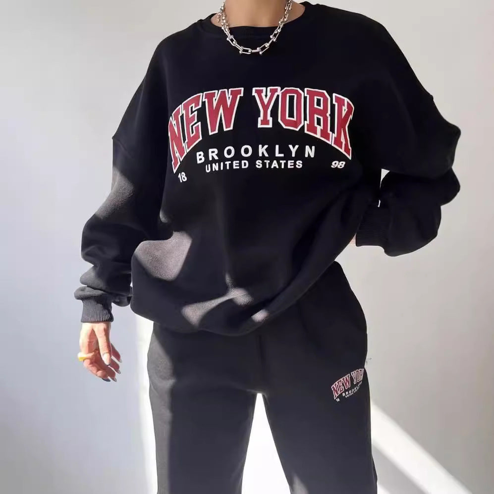 Damen Oversized Lounge-Set aus Baumwollfleece mit Collegestickerei und relaxed Jogginghose Echoarchiv