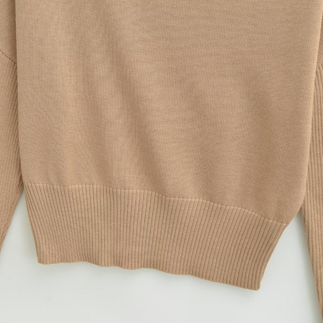 Damen Oversize One-Shoulder Pullover mit Fledermausärmeln und breitem Rippenbund Echoarchiv