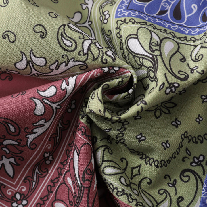 Herren Kurzarmhemd im kreativen Bandana-Design Echoarchiv