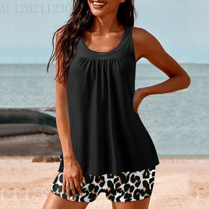 Damen Sportliches Strandoutfit mit modischer Raffung Echo Archiv