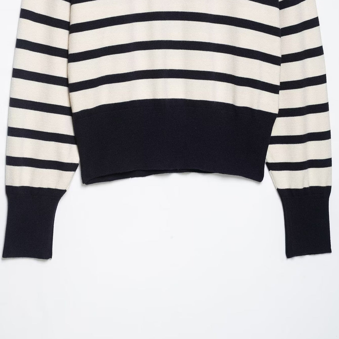 Damen Cropped Boxy Strickpullover mit halbem Reißverschluss, Stehkragen und breiten Streifen Echoarchiv