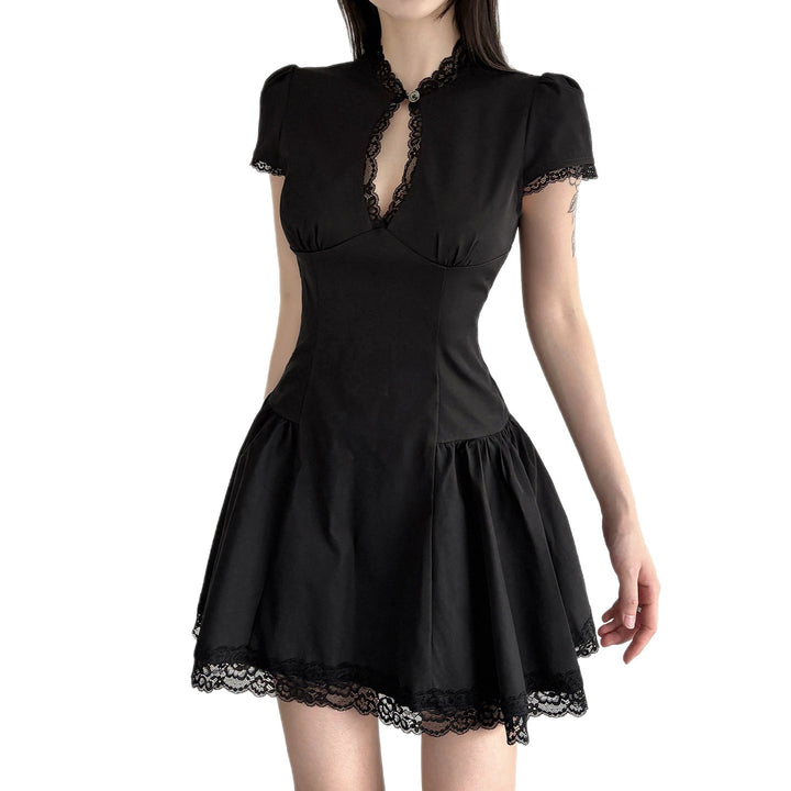 Damen verspieltes Puffärmel-Kleid mit Spitzenbesatz Echo Archiv