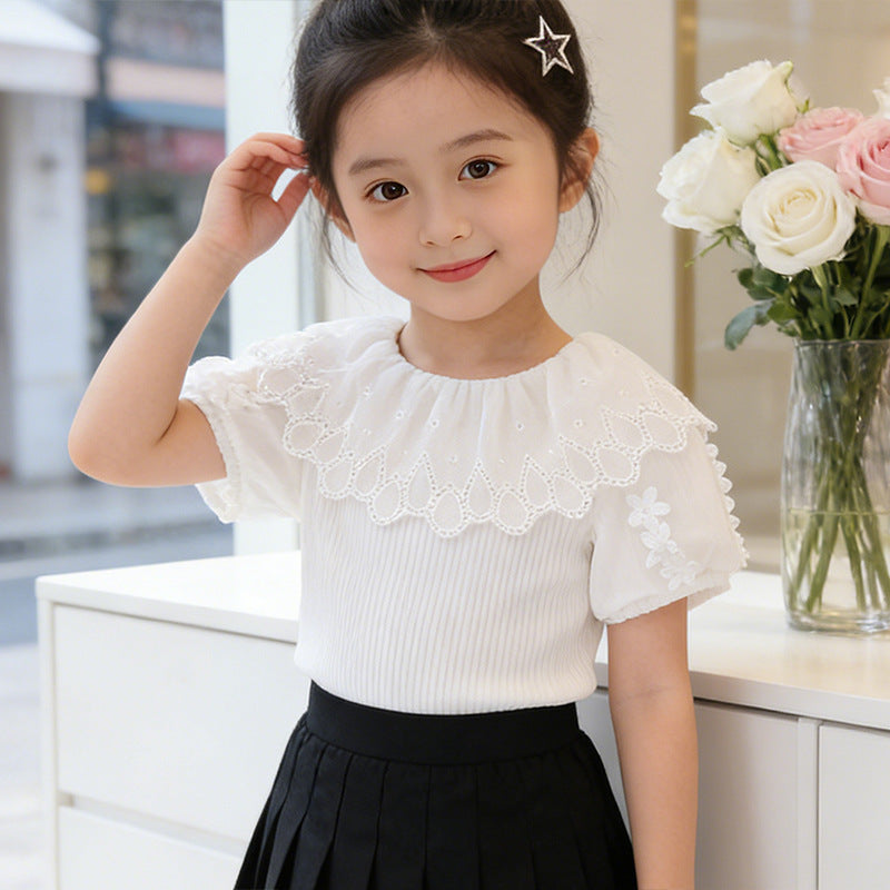 Mädchen modische Bluse mit voluminösem Tüllkragen und eleganten Details Echo Archiv
