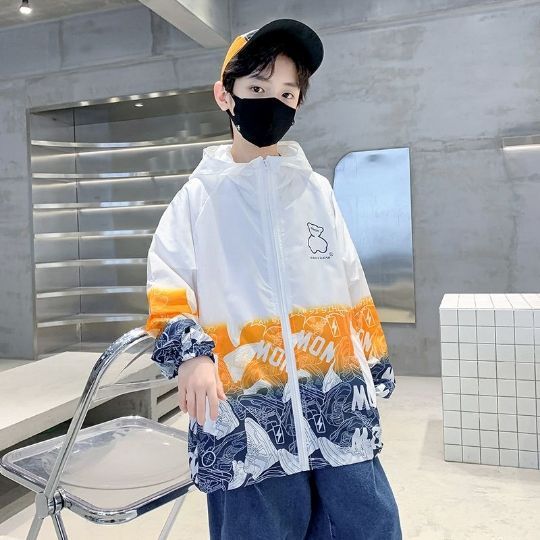 Unisex nan leichte winddichte Kapuzenjacke mit allover Grafikprint und reflektierenden Einsätzen für Kinder  Echo Archiv