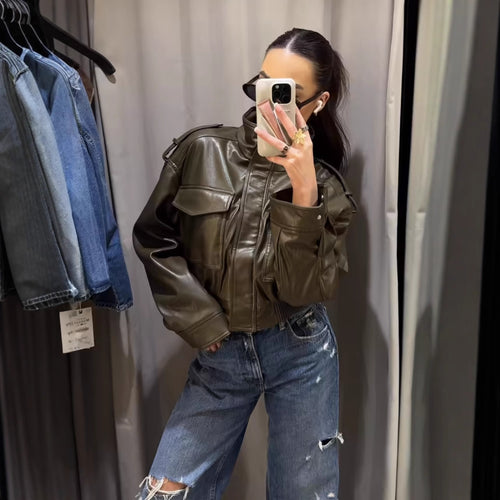 Damen 10+ kurzes Kunstleder‑Bomberjacke im Military‑Look mit Pattentaschen und Stehkragen Echo Archiv