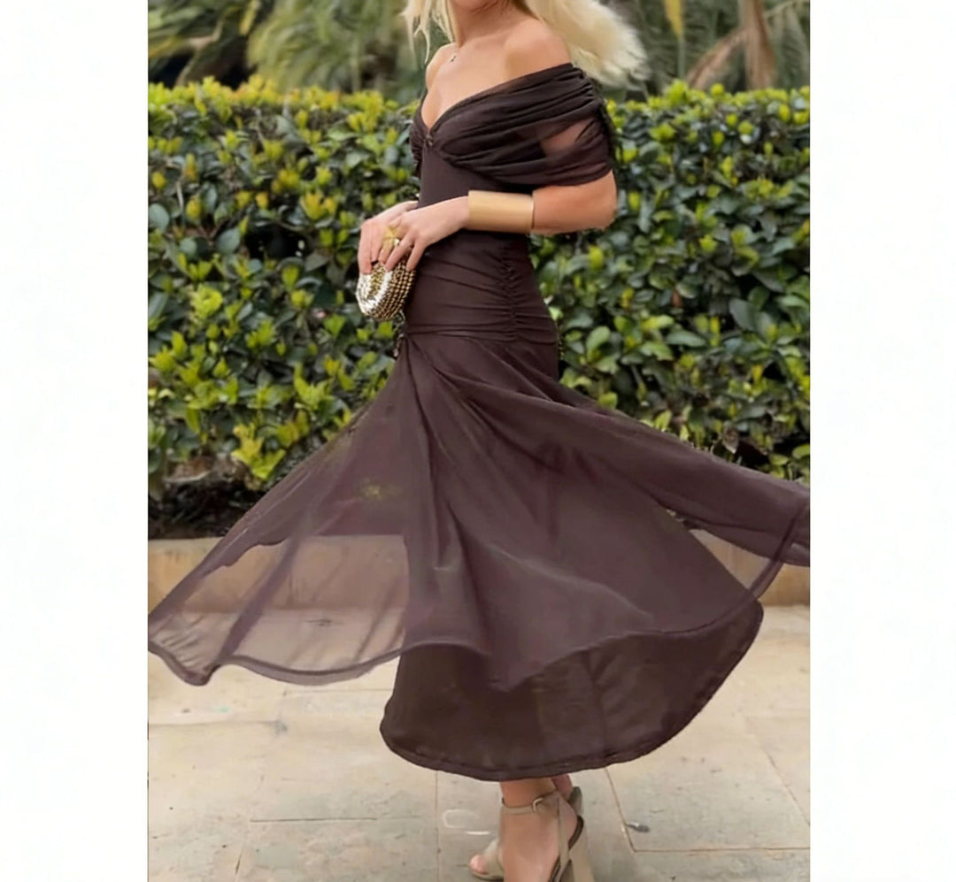 Damen Elegantes Abendkleid mit Off-Shoulder-Ausschnitt und Fließendem Rock Echo Archiv