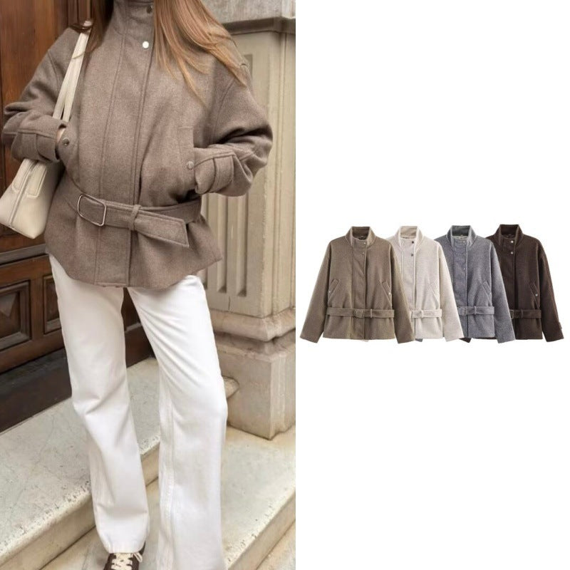 Damen Kurzjacke aus Wollmix mit Taillengürtel, Stehkragen und Pattentaschen Echo Archiv
