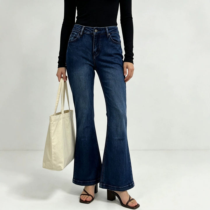 Damen nan High-Waist Flared-Jeans mit taillierendem Bund und weitem Schlag Echo Archiv